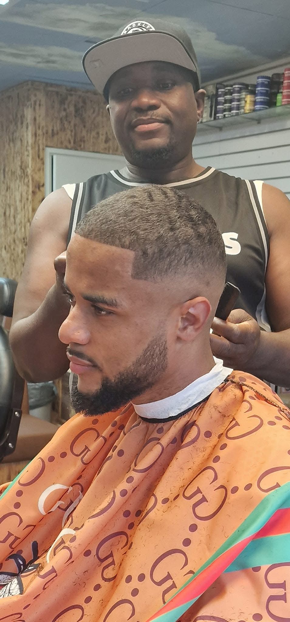 Knipsel — fade met baard